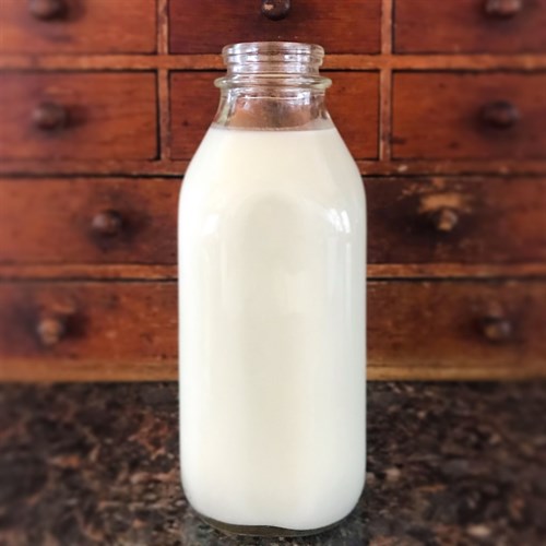 Raw Goats’ Milk